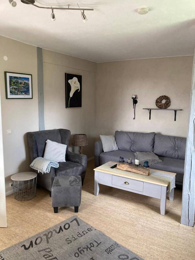 Ferienwohnung für 3 Personen, mit Terrasse und Garten sowie Ausblick in Oersberg