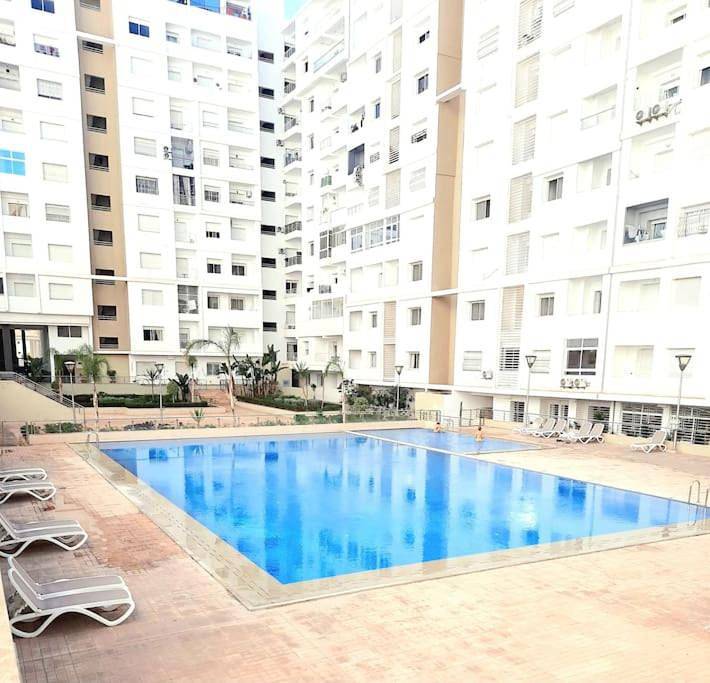 Location de vacances pour 4 personnes, avec vue et jardin ainsi que balcon et piscine à Agadir