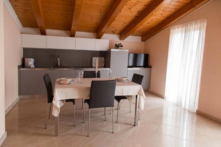 Apartamento para 4 personas, con terraza y vistas en Bardolino