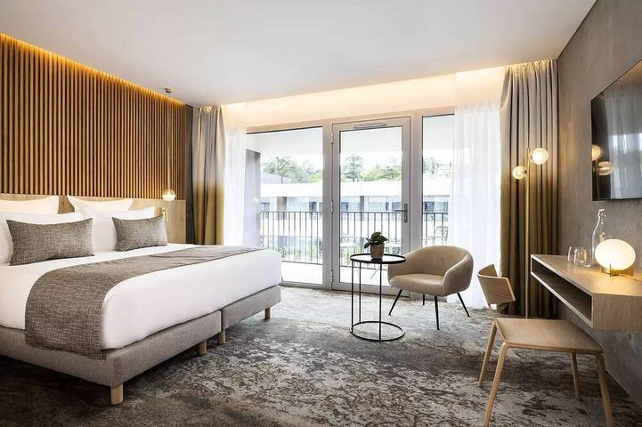 Gîte pour 4 personnes, avec balcon dans Casino de Greoux les Bains - 2