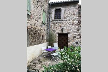 Gîte pour 4 personnes, avec vue et terrasse à Villefranche-de-Conflent
