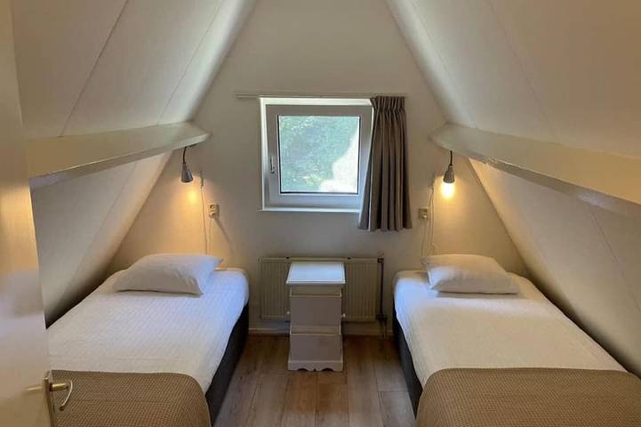Ferienhaus in Friesland mit Garten in Sint Nicolaasga, Ijsselmeer