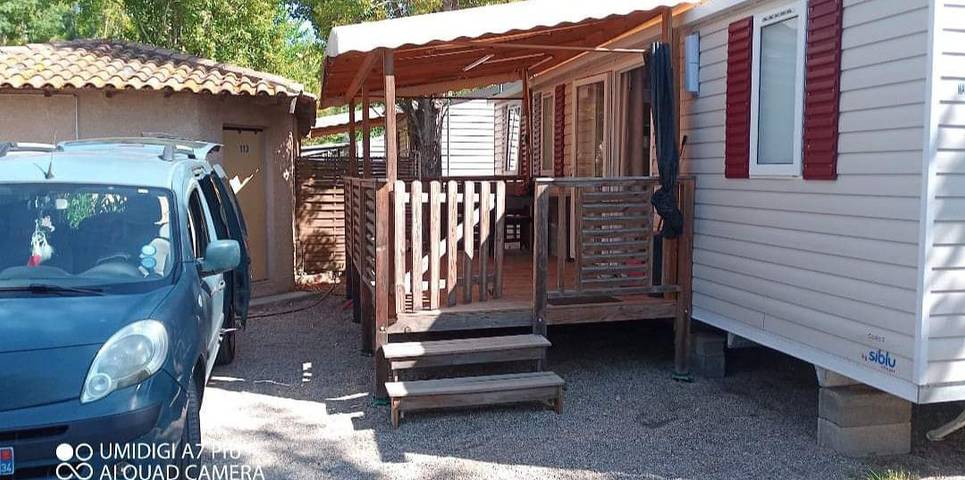 Camping pour 6 personnes, avec terrasse et piscine