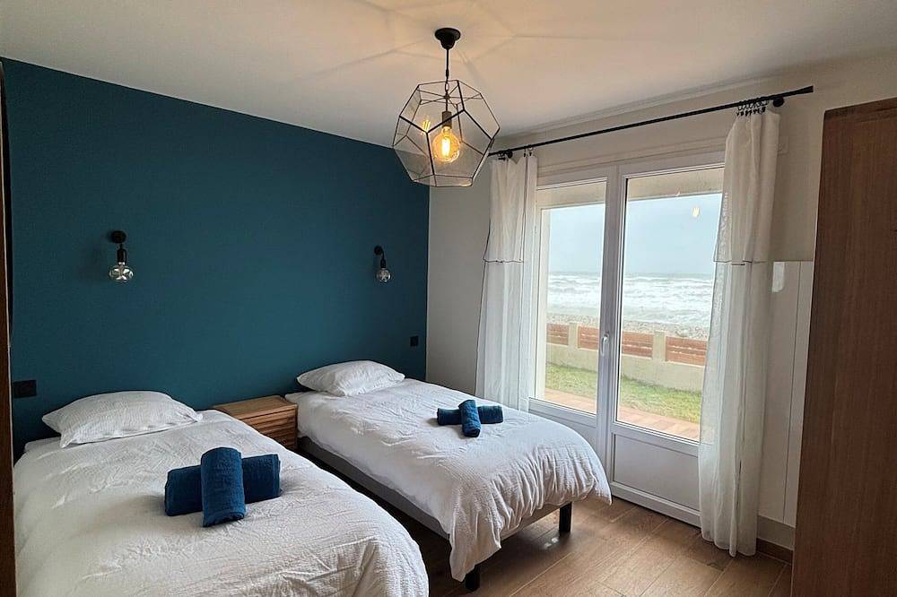 Villa - La Maison de la mer Maison entièrement rénovée en front de mer. in Quinéville, Région de Cherbourg