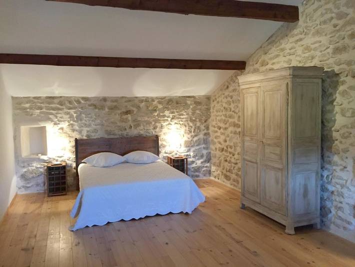 Chambre d’hôte pour 2 personnes, avec terrasse et jardin ainsi que vue et piscine à Vacqueyras - 2