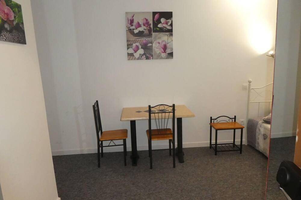 Deluxe Double Room with Balcony in Béziers, Côte d'Améthyste