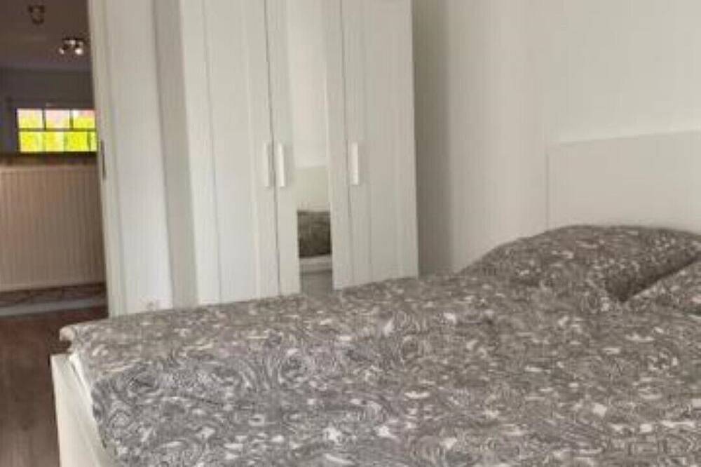 Ganze Wohnung, Ferienwohnung Rose Garden in Fischbeck in Hessisch Oldendorf, Weserbergland