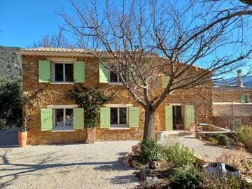Chambre d’hôte pour 2 personnes, avec piscine et jardin à Nyons