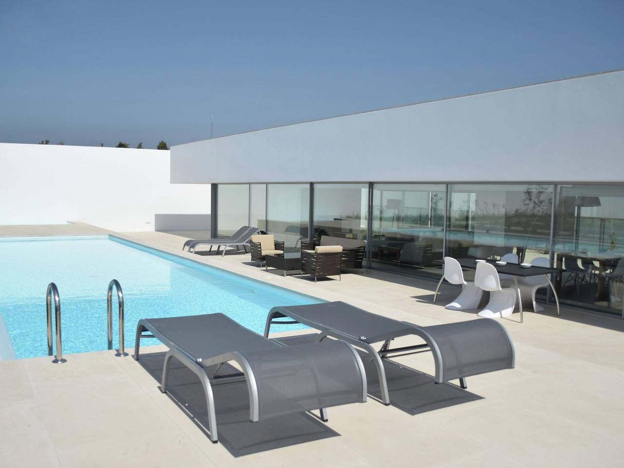 Modern Villa in Óbidos Lisbon with garden and pool in Vau, Leiria District