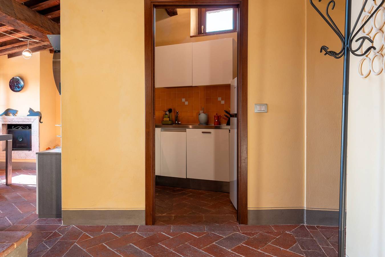 Appartamento intero, Appartamento 'Piccolo Rustico' con vista sulle montagne, Wi-Fi e aria condizionata in Sinalunga, Siena e dintorni