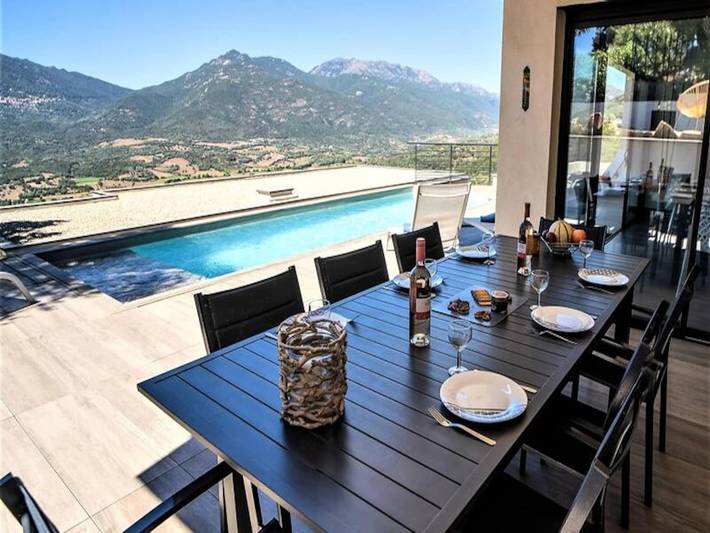 Gîte pour 10 personnes, avec piscine et jardin, adapté aux familles à Viggianello - 3