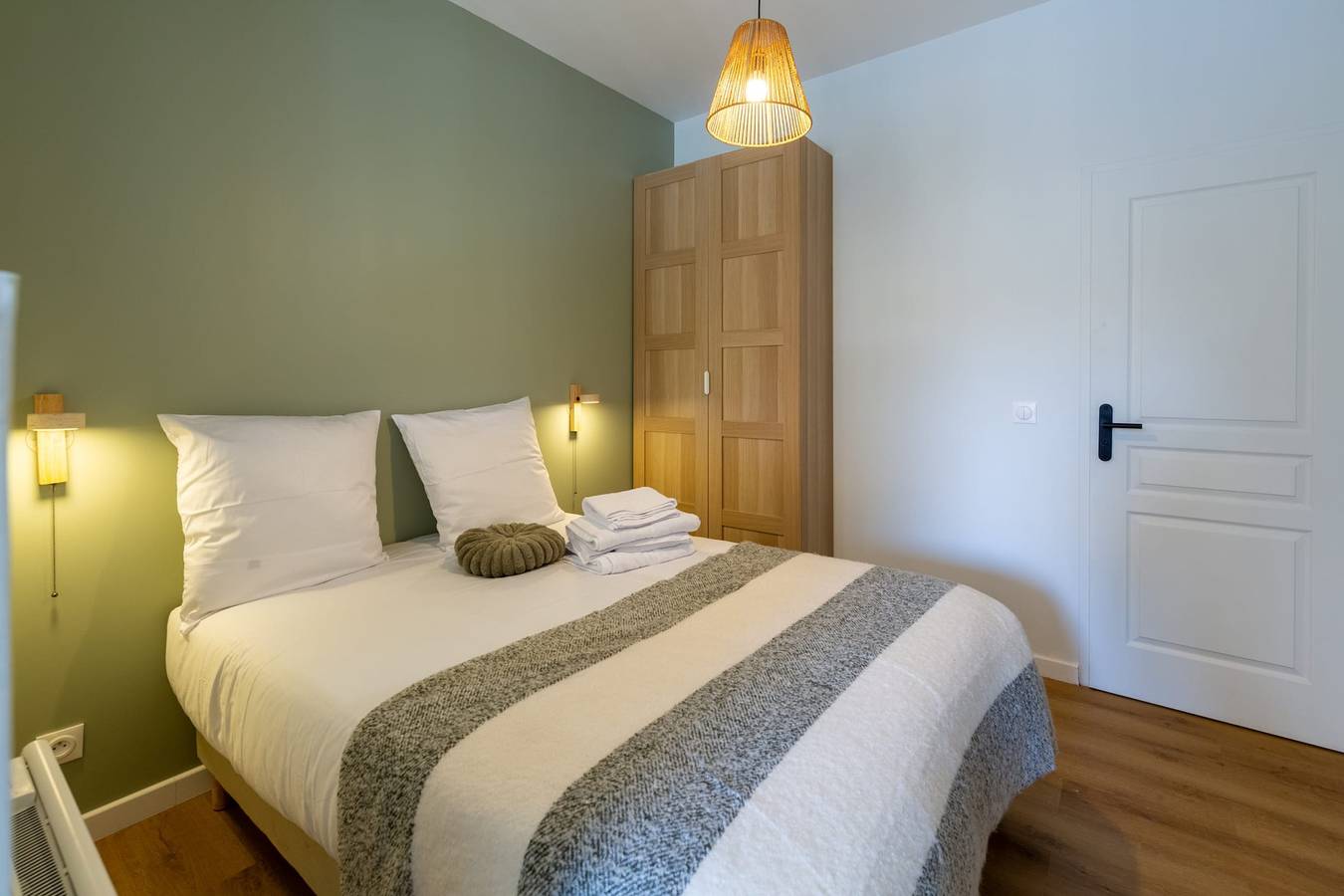 Appartement entier, Évasion Urbaine à Pessac – Standing & Sérénité in Pessac, Région de Bordeaux