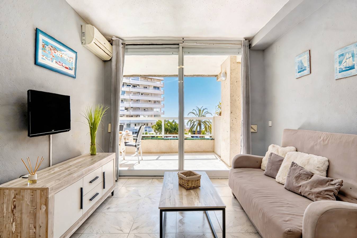 Appartement entier, Appartement 'Rosa De Los Vientos' avec vue sur mer, Wi-Fi et climatisation in Playa la Fossa, Calpe