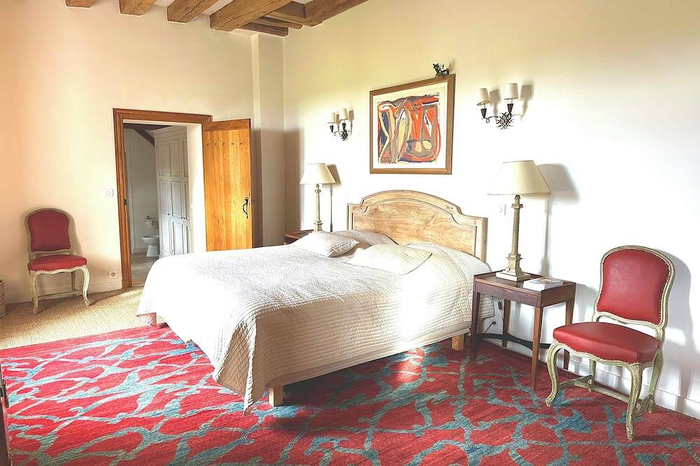 Ferme-Manoir de Cochefilet in the countryside (ask for the weekend package) in Roinville, Essonne