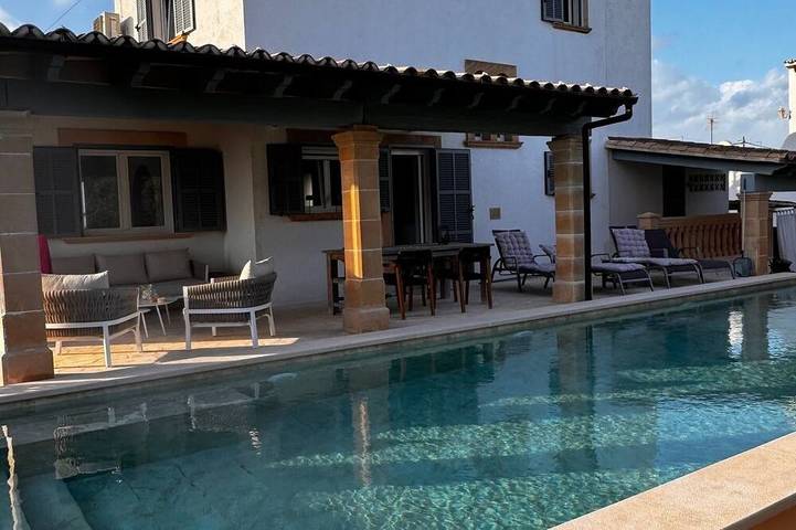 Ferienhaus für 7 Personen, mit Balkon und Garten in Cala Llombards