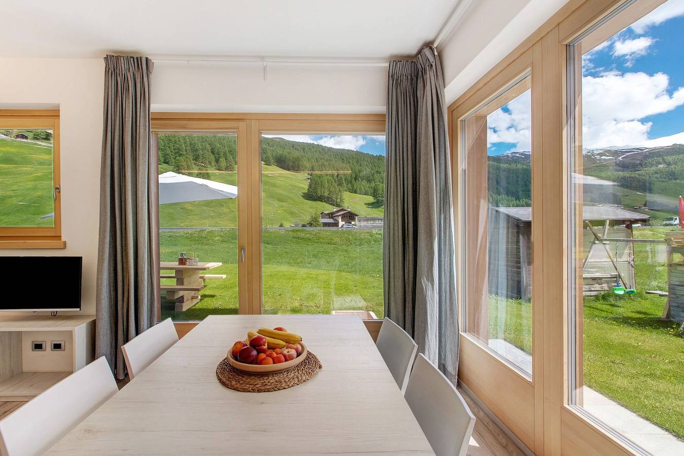 Appartamento intero, Appartamento 'Chalet Snowlake Lago' con vista sulle montagne, giardino privato e Wi-Fi in Livigno, Parco Nazionale dello Stelvio