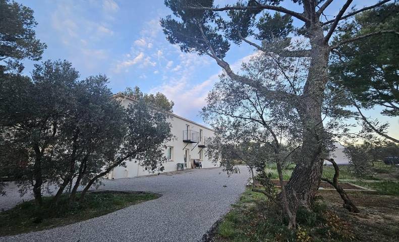 Ferienwohnung für 2 Personen, mit Balkon und Terrasse sowie Garten und Pool