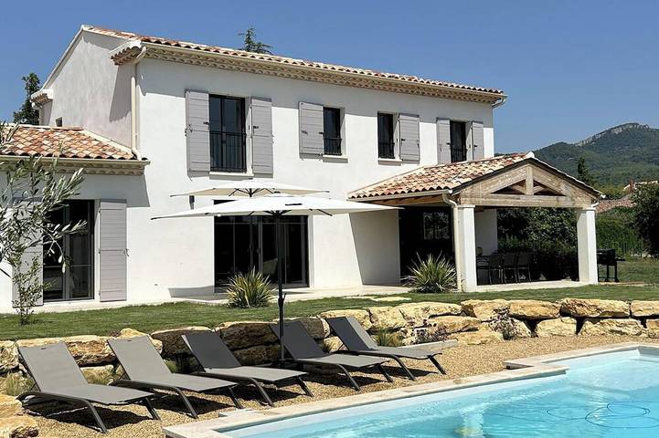 Maison de vacances pour 8 personnes, avec piscine à Vacqueyras
