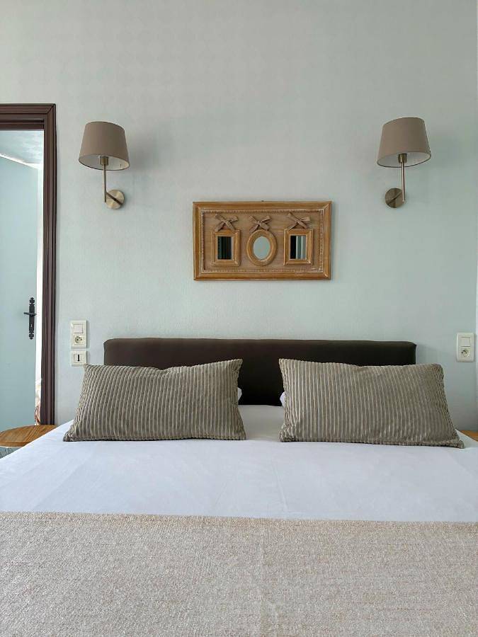 Hôtel pour 2 personnes, avec terrasse et vue à Druyes-les-Belles-Fontaines - 3