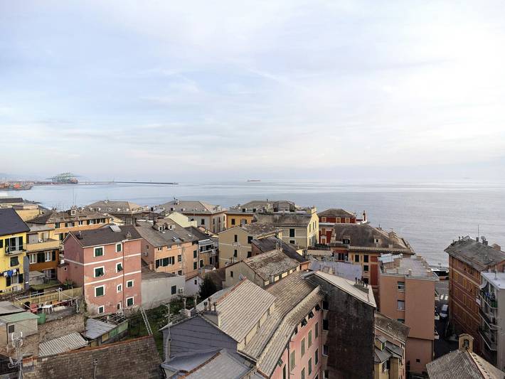 Appartamento intero, Appartamento 'Bedliving Nel Blu' con Vista Mare, Wi-Fi e Aria Condizionata in Ponente (Genova), Genoa