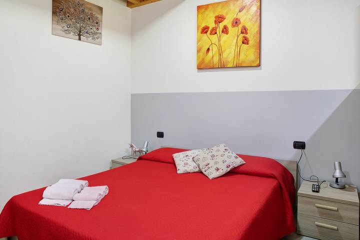 Entire studio, Studio 'Agriturismo L'isola Del Cavallo 2' with Mountain View, Shared Garden and Wi-Fi in Talamona, Alpi Orobie Occidentali