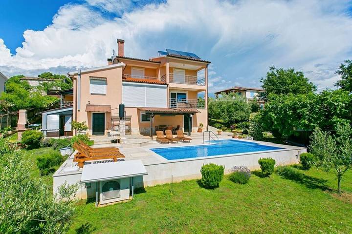 Ferienwohnung für 2 Personen, mit Ausblick und Balkon sowie Pool und Garten