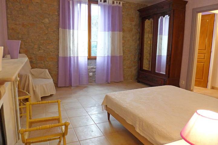 Gîte pour 5 personnes, avec piscine ainsi que jardin et terrasse à Montbrun-des-Corbières - 4