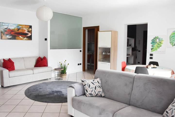 Ferienwohnung für 5 Personen, mit Balkon und Terrasse in Brusimpiano Gemeinde - 2