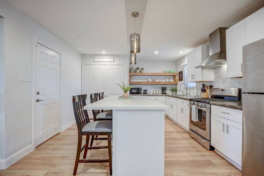 Artistic Escape - 2Br/2Bath - Dog Friendly in Lubbock, Lubbock County