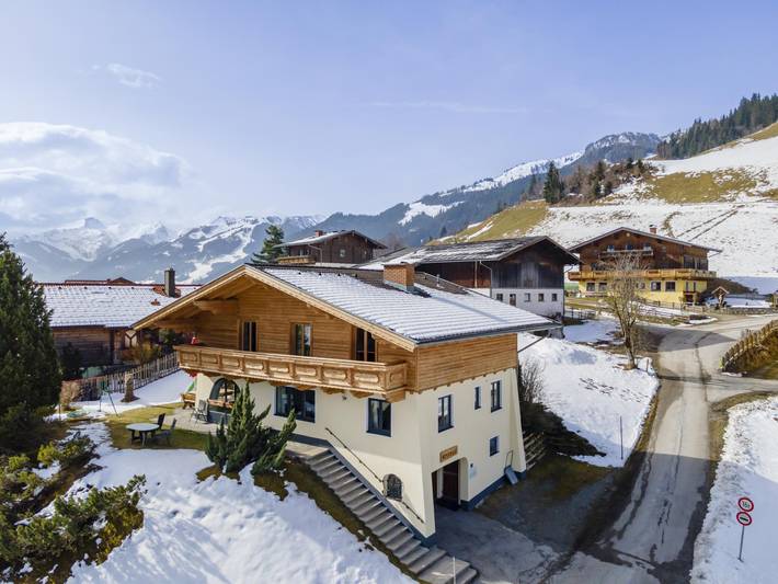 Chalet für 8 Personen, mit Balkon und Terrasse sowie Garten und Sauna in Großarl