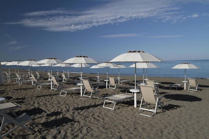Hotel, mit Terrasse und Garten in Marina di Bibbona - 4