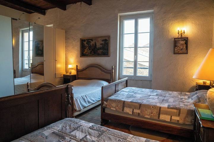 Grand studio Les Volets Bleus 45M2  avec coin de cuisine le long du canal in Sallèles-d'Aude, Côte méditerranéenne (France)