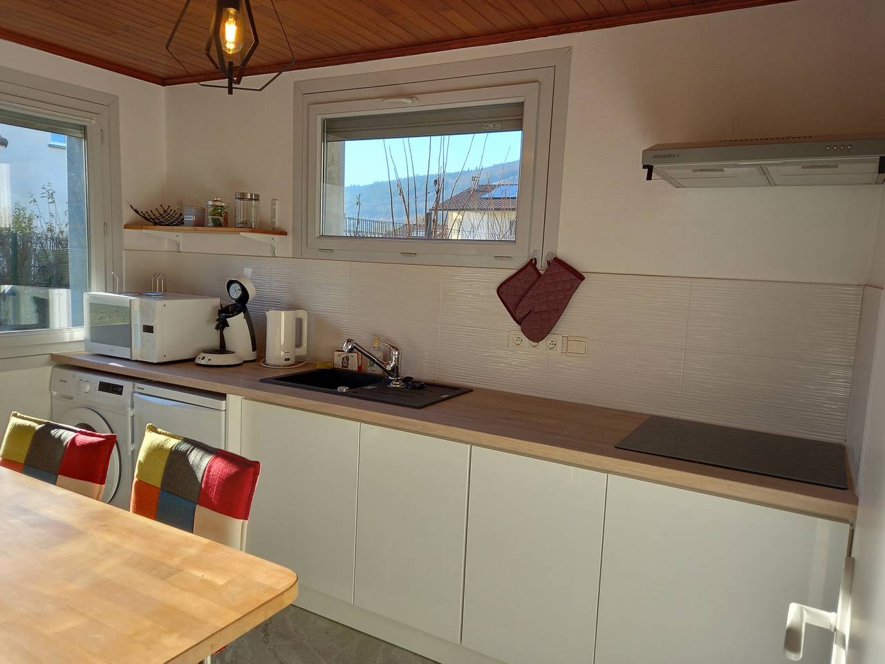 Holiday Home 'Martignat Les Chats' with Private Garden, Wi-Fi and Air Conditioning in Martignat, Nantua