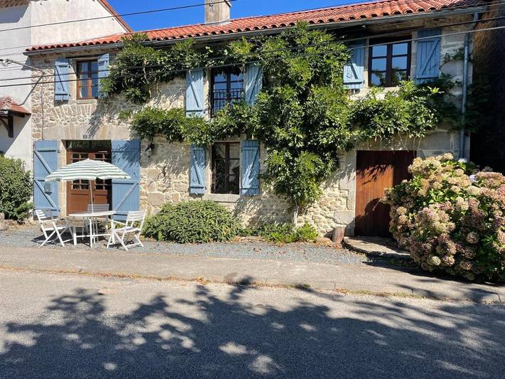 Maison de vacances pour 8 personnes, avec piscine ainsi que jardin et terrasse, animaux acceptés