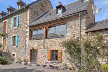 Gîte pour 7 personnes, avec jardin à Sailhan