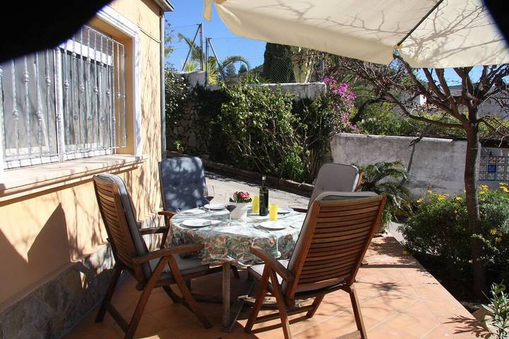 Ferienwohnung für 4 Personen, mit Terrasse und Pool in Nova Xabia