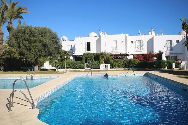 Holiday rental for 6 people, with garden and terrace as well as pool in Mojácar