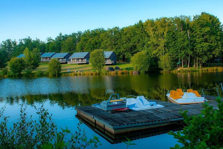 Gîte pour 7 personnes, avec sauna ainsi que balcon et piscine à Nontron