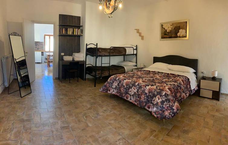 Appartamento per 5 persone, con Balcone e Terrazza nonché Giardino e Panorama a Cerreto di Spoleto
