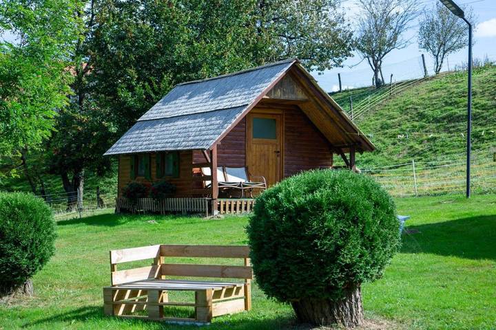 Ferienhaus für 3 Personen, mit Terrasse und Whirlpool sowie Garten und Sauna in Ljutomer