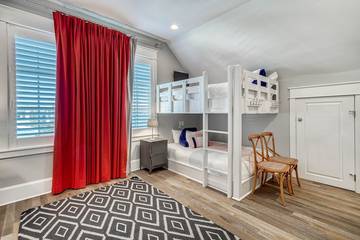 Vacation House for 14 Guests in Inlet Beach, Emerald Coast, Picture 4