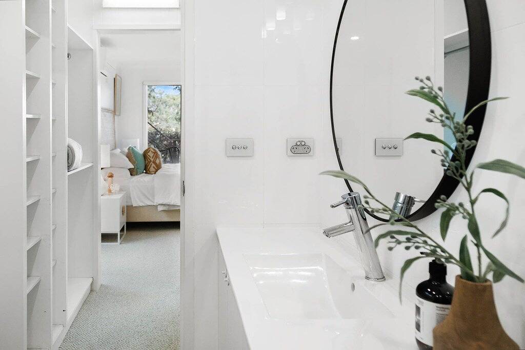 Coastal Hideaway Mccrae - relax amongst the gum trees in McCrae, Mornington Peninsula