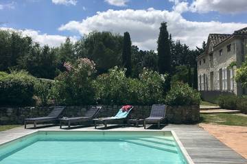 Gîte pour 22 personnes, avec jardin et jacuzzi, animaux acceptés à Bardigues