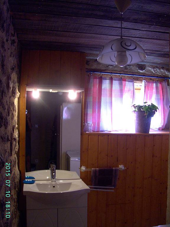 Gîte le Cellier de la Fontaine in Saint-Georges-en-Couzan, Montbrison