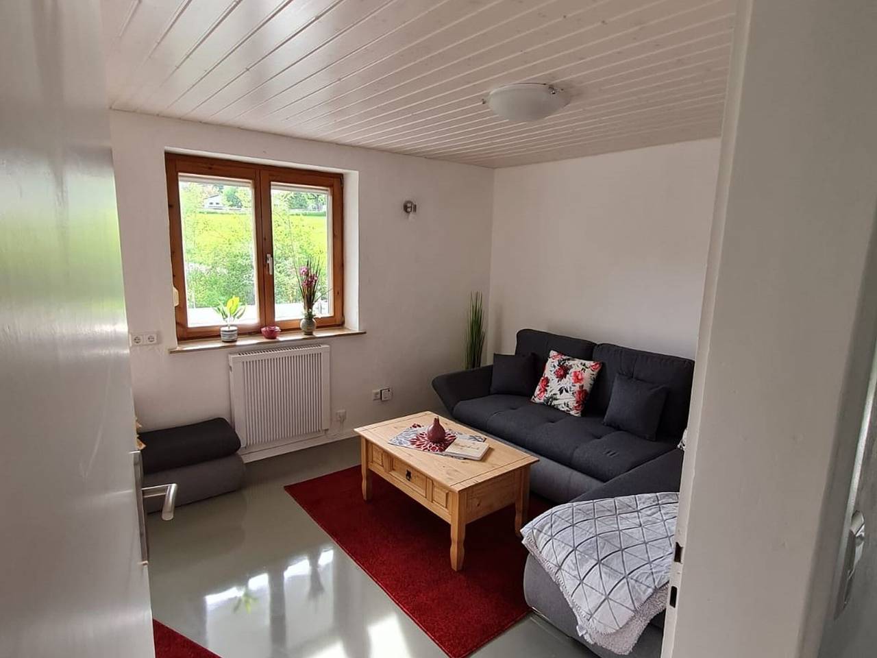 Ganze Wohnung, Ferienwohnung Morgenstund" mit privater Terrasse, Gemeinschaftsgarten und Wi-Fi in Wangen im Allgäu, Region Bodensee-Oberschwaben