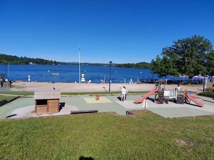 Gîte pour 4 personnes, avec vue et jardin, animaux acceptés dans Lac de Pareloup - 2