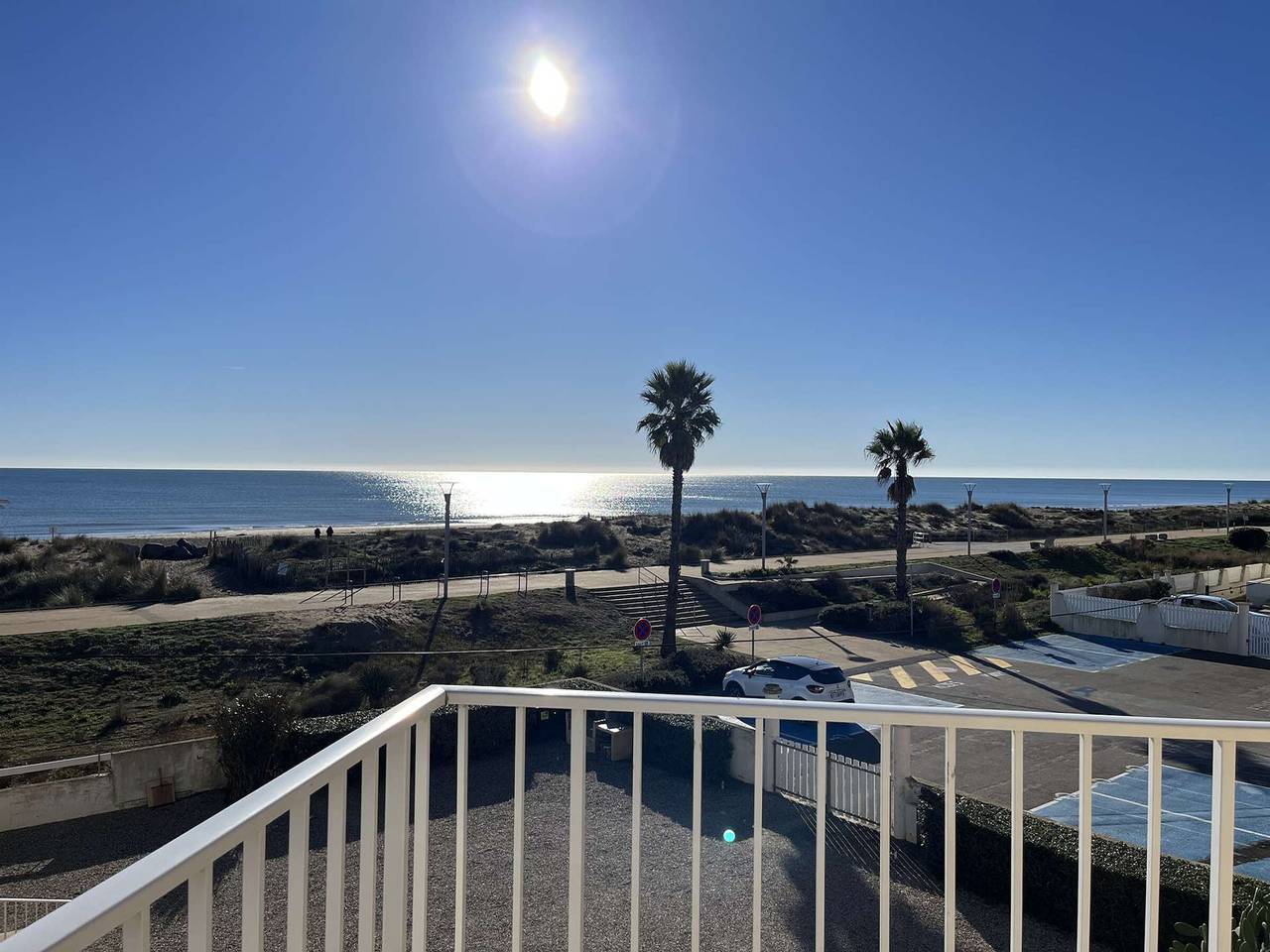 Entire apartment, Apartment steps from the beach with terrace and parking in Marseillan-Plage, Marseillan