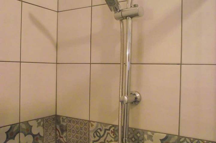 Appartement entier, Studio on land \"Countryside at the foot of Mt St Michel\" in Roz-sur-Couesnon, Région de Saint-Malo