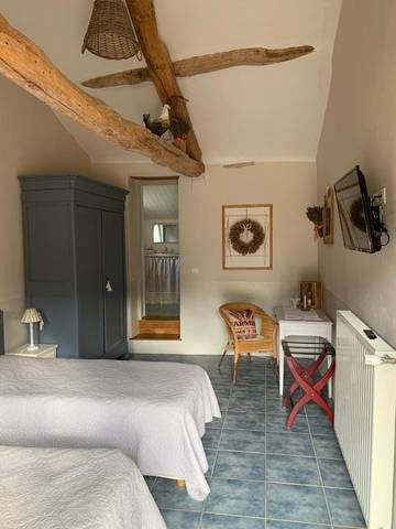 Location de vacances pour 3 personnes, avec vue ainsi que piscine et jardin à Promilhanes