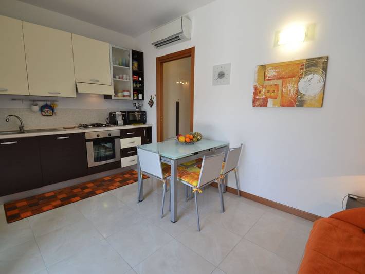 Appartamento intero, Climatizzato, con piscina, spa e centro fitness. in Magliolo, Alpi Liguri